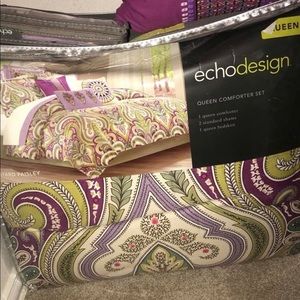 Queen Comforter Set